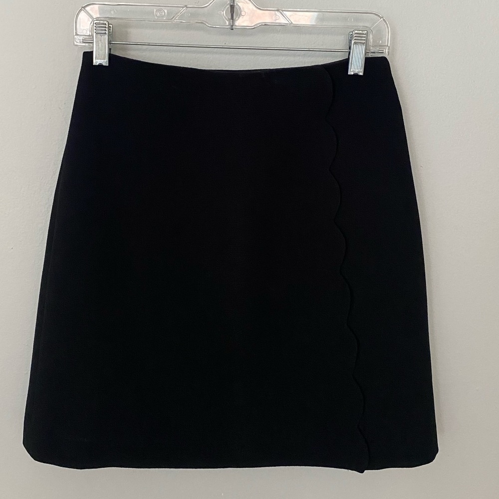 Club Monaco Black Scalloped Skirt - size 4